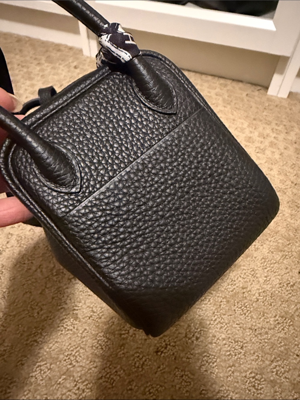 Pebbled Black Leather Crossbody with Silver Turn-Lock. Soft leather - Picture 5 of 5